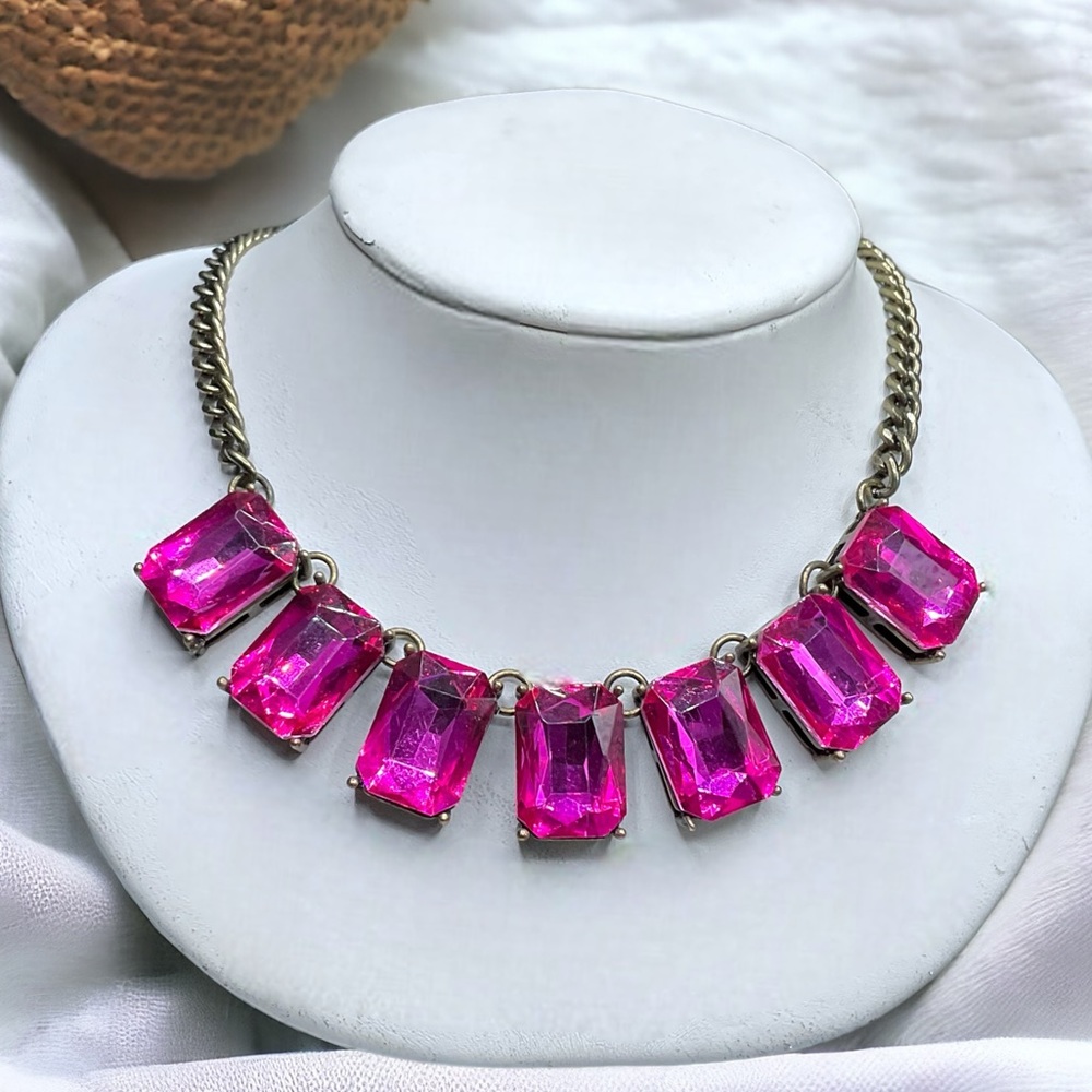 🌺Vintage Pink/Magenta GLASS Necklace